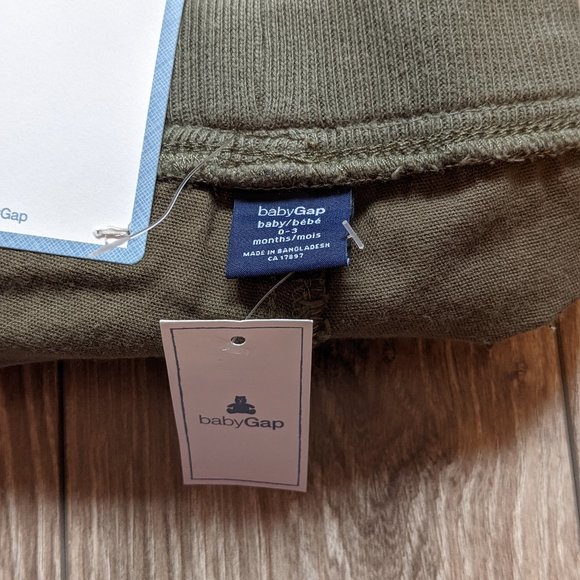 [KIDS 2/$30] NWT Baby (0-3M) - GAP Cargo Shorts - Picture 4 of 5